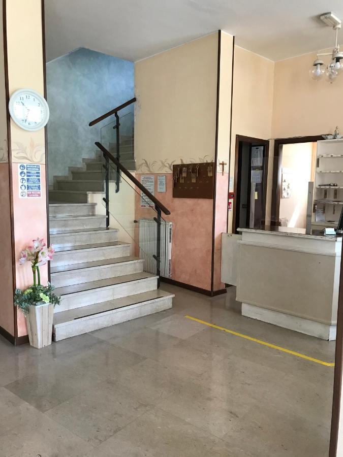 Albergo Villa Angela Toscolano Maderno Buitenkant foto